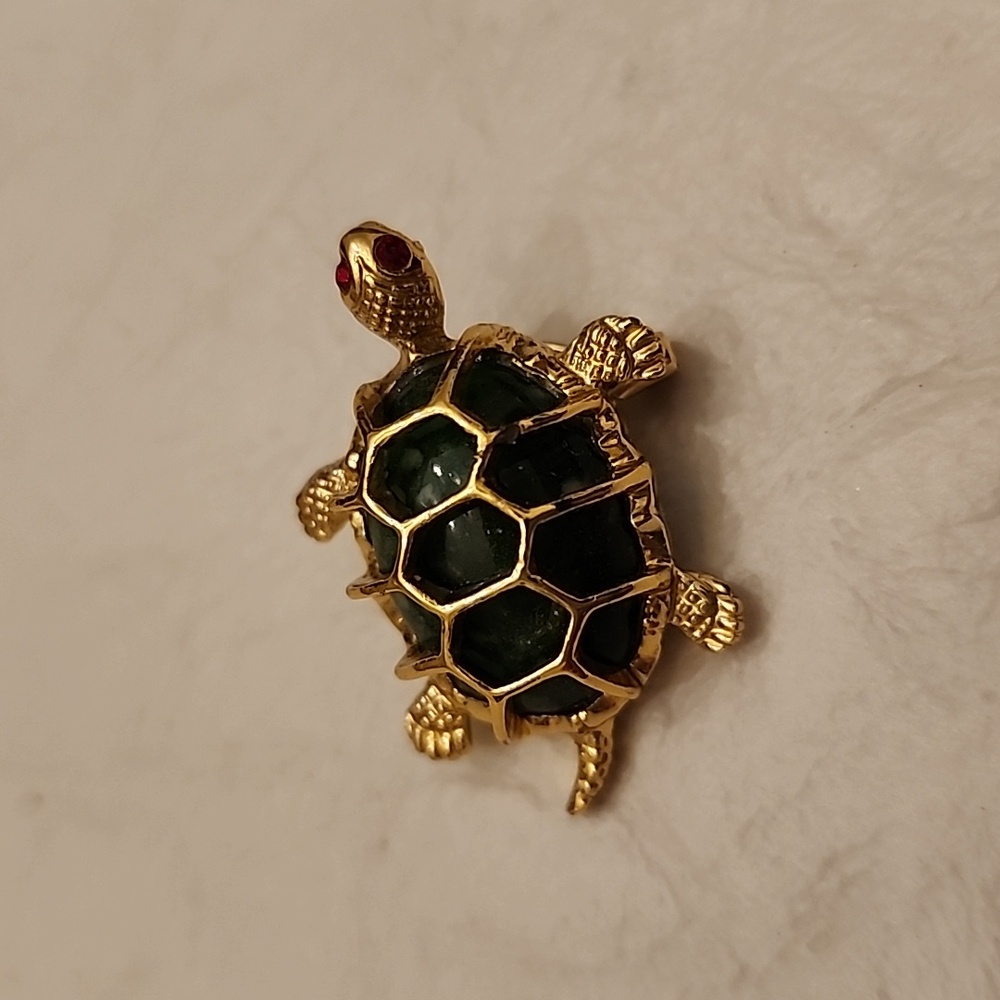 Turtle brooch vintage